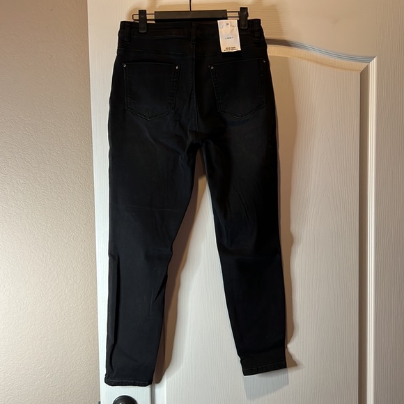 Black skinny jeans from a loves a - Picture 4 of 5